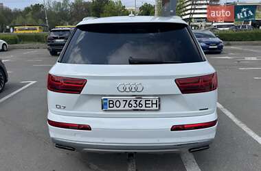 Внедорожник / Кроссовер Audi Q7 2016 в 