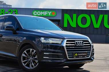 Внедорожник / Кроссовер Audi Q7 2016 в 