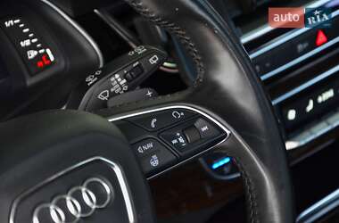 Внедорожник / Кроссовер Audi Q7 2016 в 