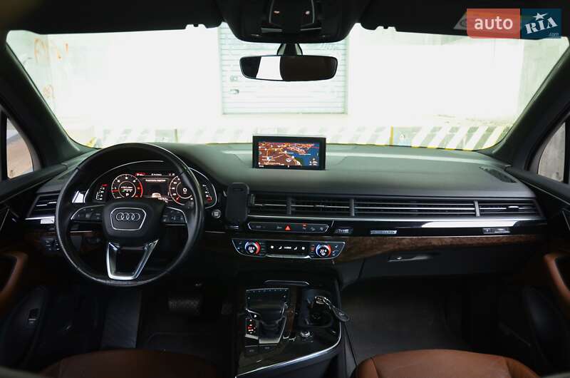 Внедорожник / Кроссовер Audi Q7 2016 в Киеве