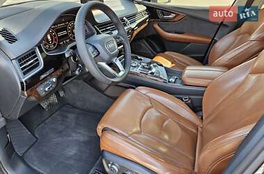 Внедорожник / Кроссовер Audi Q7 2017 в 