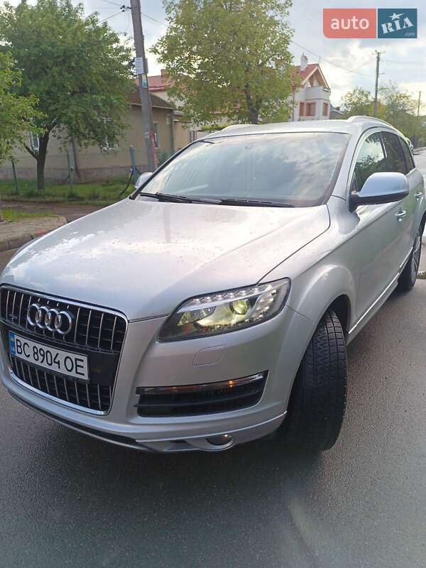 Позашляховик / Кросовер Audi Q7 2010 в 