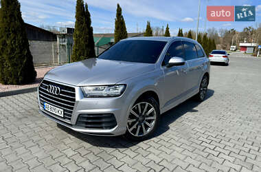 Внедорожник / Кроссовер Audi Q7 2017 в Виннице