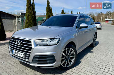 Внедорожник / Кроссовер Audi Q7 2017 в 