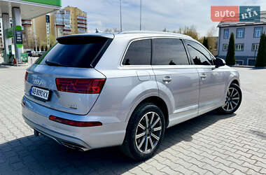 Внедорожник / Кроссовер Audi Q7 2017 в 