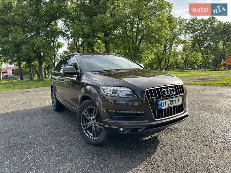 Внедорожник / Кроссовер Audi Q7 2013 в 