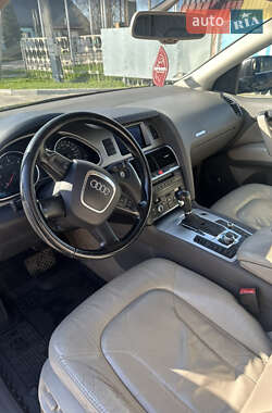 Внедорожник / Кроссовер Audi Q7 2006 в 