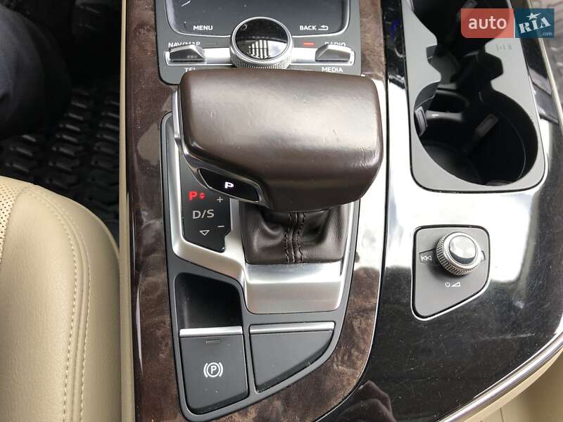 Внедорожник / Кроссовер Audi Q7 2018 в Киеве