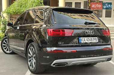 Внедорожник / Кроссовер Audi Q7 2016 в 