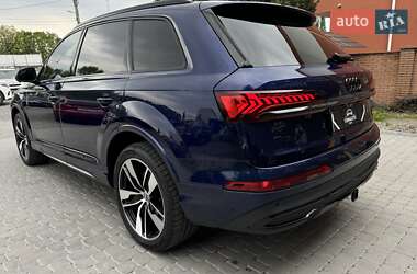 Внедорожник / Кроссовер Audi Q7 2020 в 
