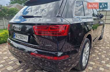 Внедорожник / Кроссовер Audi Q7 2017 в 