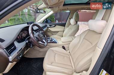 Внедорожник / Кроссовер Audi Q7 2017 в 