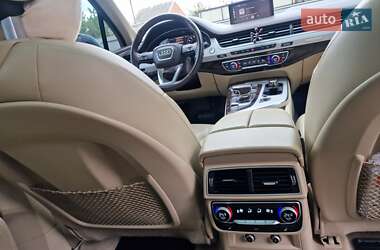 Внедорожник / Кроссовер Audi Q7 2017 в 