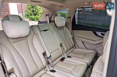 Внедорожник / Кроссовер Audi Q7 2017 в 
