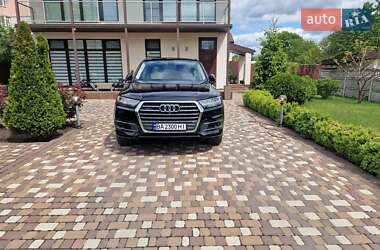 Внедорожник / Кроссовер Audi Q7 2017 в 