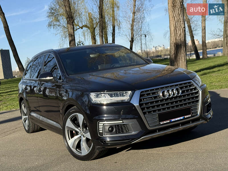 Внедорожник / Кроссовер Audi Q7 2017 в Киеве
