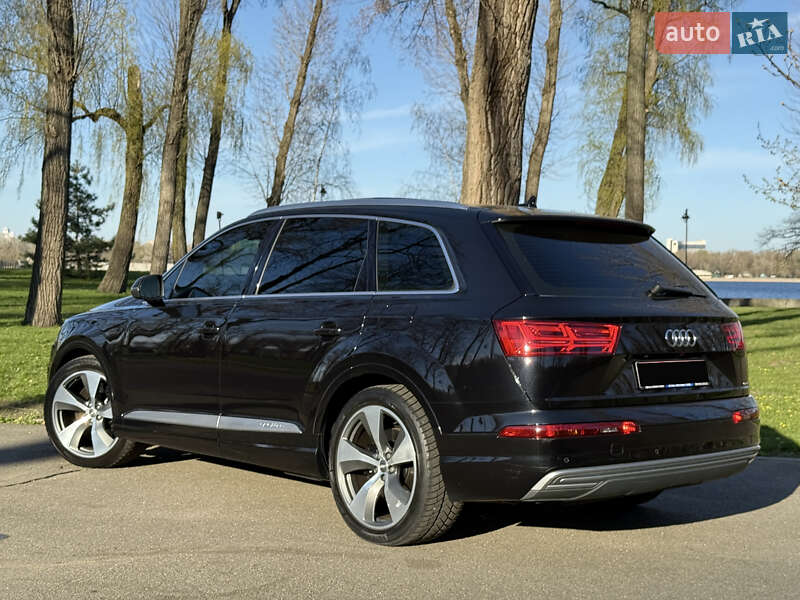 Внедорожник / Кроссовер Audi Q7 2017 в Киеве