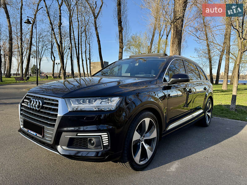 Внедорожник / Кроссовер Audi Q7 2017 в Киеве