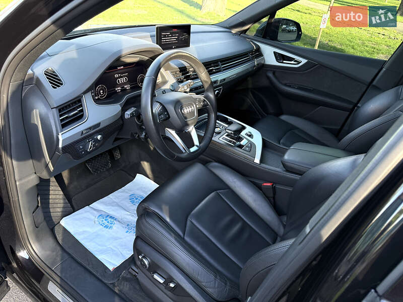 Внедорожник / Кроссовер Audi Q7 2017 в Киеве