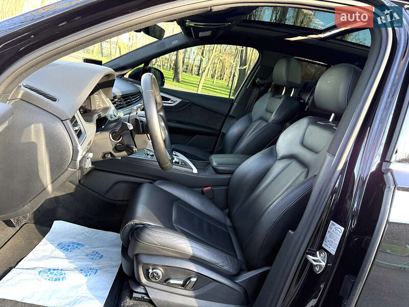 Внедорожник / Кроссовер Audi Q7 2017 в Киеве