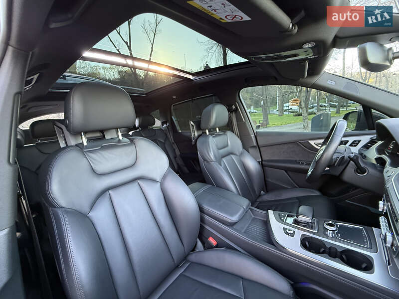 Внедорожник / Кроссовер Audi Q7 2017 в Киеве