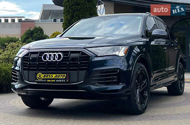 Позашляховик / Кросовер Audi Q7 2023 в 