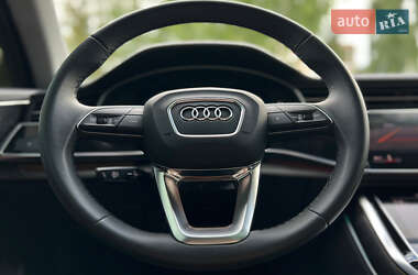 Позашляховик / Кросовер Audi Q7 2023 в 