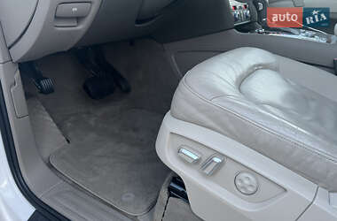 Внедорожник / Кроссовер Audi Q7 2011 в 