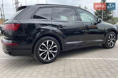 Внедорожник / Кроссовер Audi Q7 2016 в 