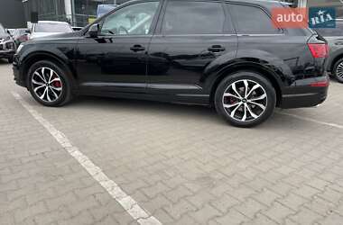 Внедорожник / Кроссовер Audi Q7 2016 в 