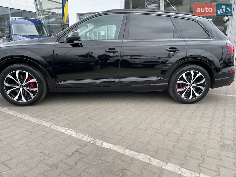 Внедорожник / Кроссовер Audi Q7 2016 в Черновцах