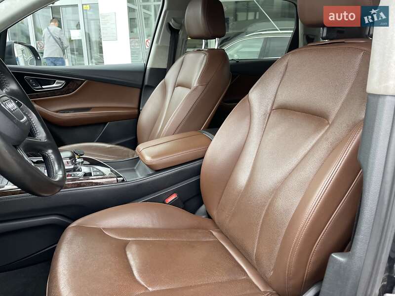 Внедорожник / Кроссовер Audi Q7 2016 в Черновцах