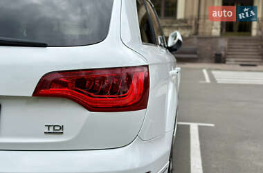 Внедорожник / Кроссовер Audi Q7 2011 в 