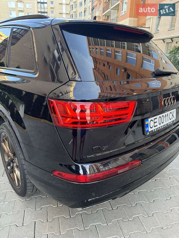 Позашляховик / Кросовер Audi Q7 2016 в Чернівцях