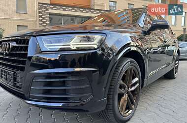 Внедорожник / Кроссовер Audi Q7 2016 в 