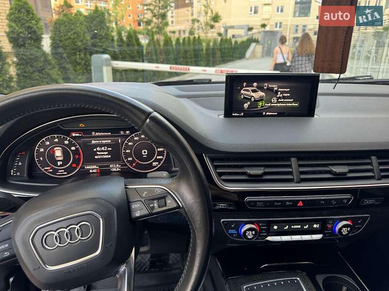 Позашляховик / Кросовер Audi Q7 2016 в Чернівцях