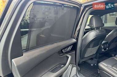 Внедорожник / Кроссовер Audi Q7 2016 в 