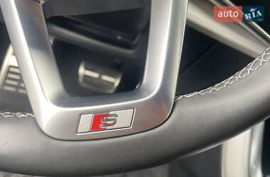 Позашляховик / Кросовер Audi Q7 2022 в 