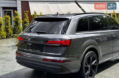 Внедорожник / Кроссовер Audi Q7 2020 в 