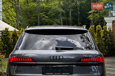 Внедорожник / Кроссовер Audi Q7 2020 в 