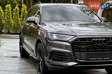 Внедорожник / Кроссовер Audi Q7 2020 в 