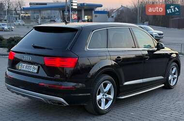 Внедорожник / Кроссовер Audi Q7 2017 в 
