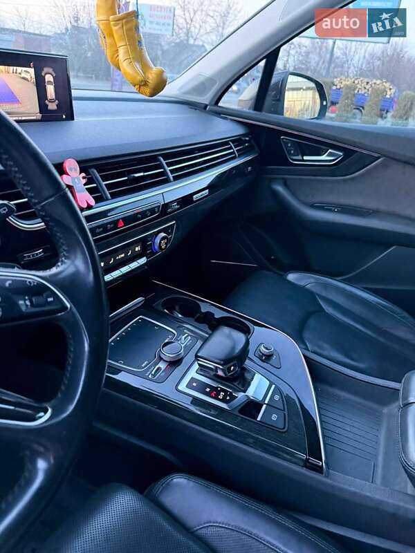 Внедорожник / Кроссовер Audi Q7 2017 в Хмельницком