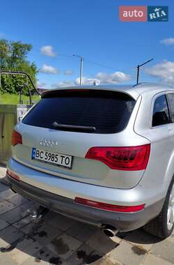 Позашляховик / Кросовер Audi Q7 2010 в 