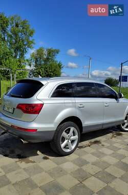Позашляховик / Кросовер Audi Q7 2010 в 