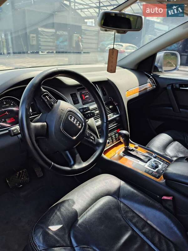 Внедорожник / Кроссовер Audi Q7 2010 в Самборе