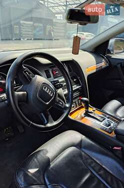 Позашляховик / Кросовер Audi Q7 2010 в 