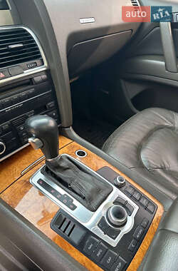 Внедорожник / Кроссовер Audi Q7 2007 в 
