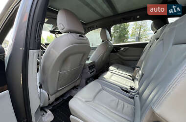 Внедорожник / Кроссовер Audi Q7 2017 в 