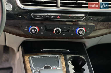 Внедорожник / Кроссовер Audi Q7 2017 в 